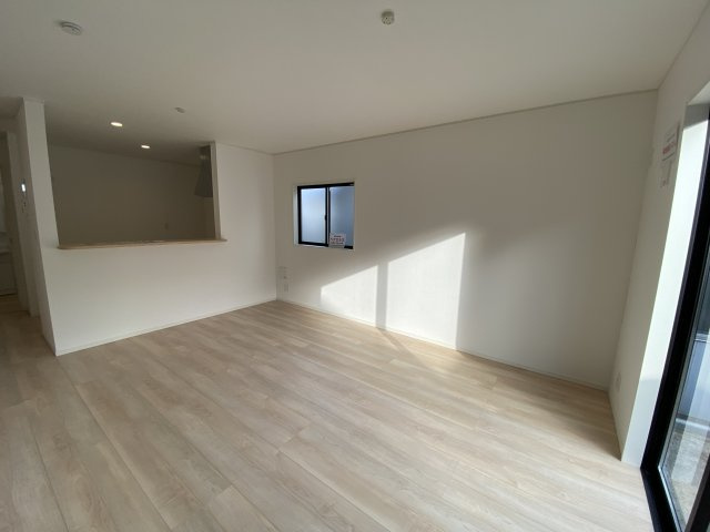 ◆＜期間限定キャンペーン開催♪＞【小名浜住吉　第6】　限定１棟！の居間・リビング|同施工■□■リビングの写真です■□■　家族団らんの時間が増えそうなリビングですね。