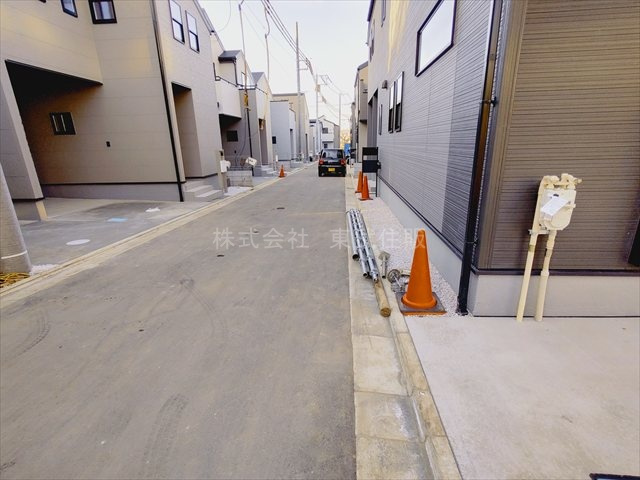 【前面道路含む現地写真】 | 富士見市渡戸1丁目　全14棟　10号棟 | 都市ガス・本下水