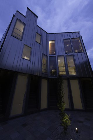 新宿区若松町のアパートの外観