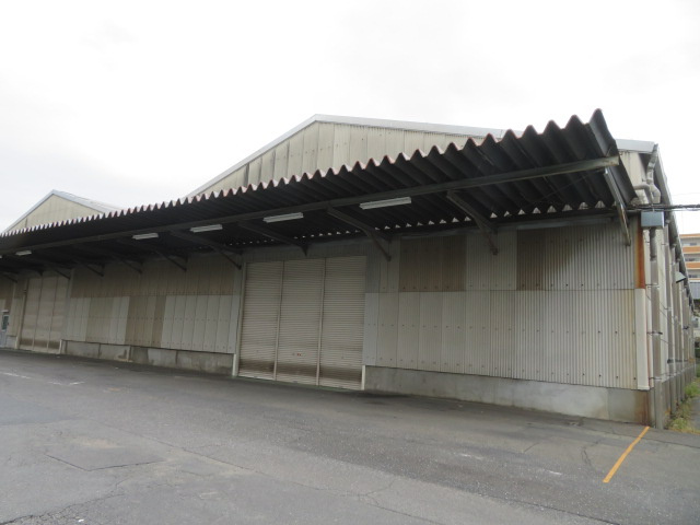 東村山市恩多町５丁目の倉庫の外観