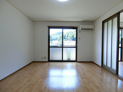 【居間・リビング】 | バームクーヘンC棟 | イメージ203号室の写真