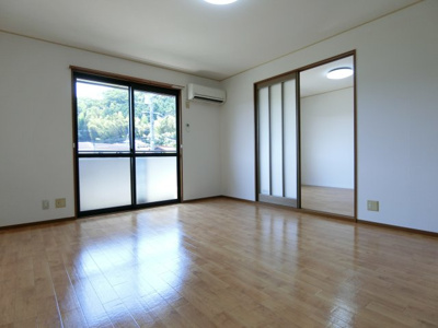 【居間・リビング】 | バームクーヘンC棟 | イメージ203号室の写真