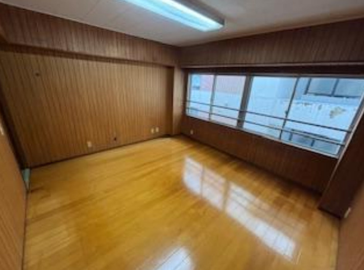 甲南町谷ビルの居間・リビング