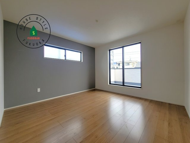 古賀市天神7丁目第5-2棟（1号棟）の内観：施工例|主寝室には収納力に優れたクローゼットがありますので、お部屋もすっきり片付きます。