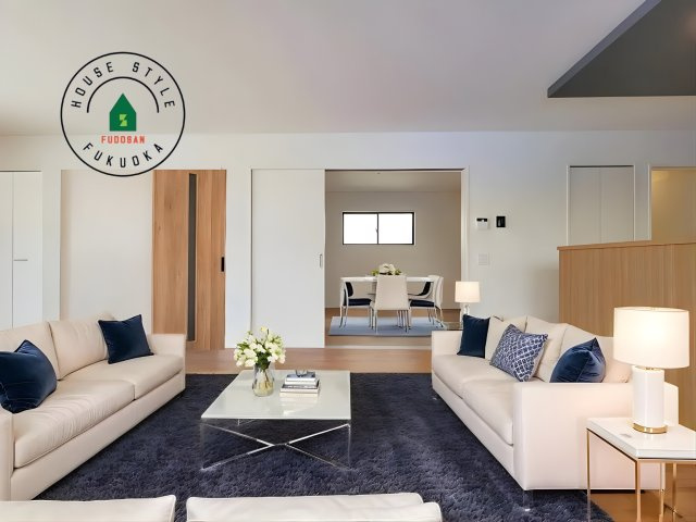 古賀市天神7丁目第5-2棟（1号棟）の内観：施工例|明るく開放的なリビングダイニングは豊かな陽光が注ぎ込み、やすらぎの空間を演出してくれます。ご家族で楽しいひとときをお過ごし下さい。※家具はCGを合成したものです。