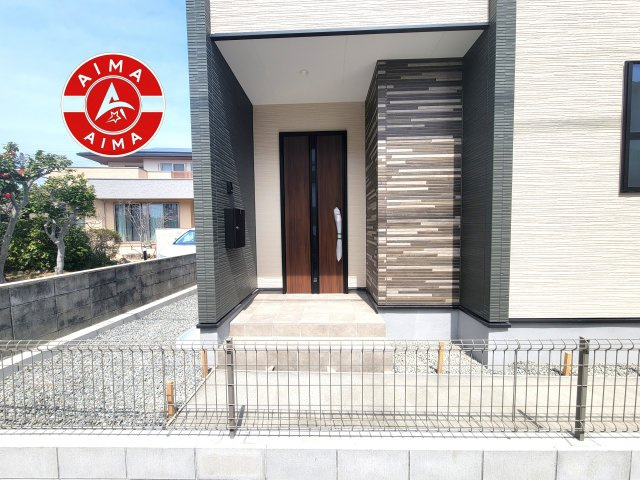 古賀市天神7丁目第5-2棟（1号棟）の玄関|おでかけの時も帰った時も、「我が家」を最初に感じでもらえる素敵な空間に。