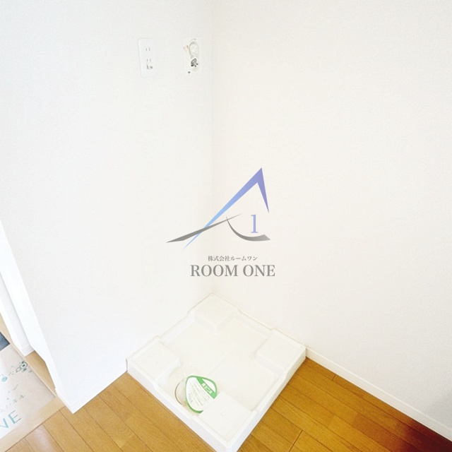 シャルム旗の台の設備|洗濯機置き場です。