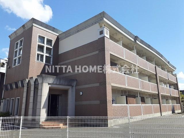 プラティークの外観|鉄筋コンクリート３階建てです◆