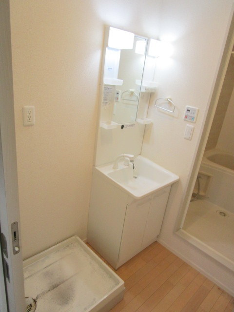 アトリエ　スズキの洗面所|★独立洗面台／別号室写真★