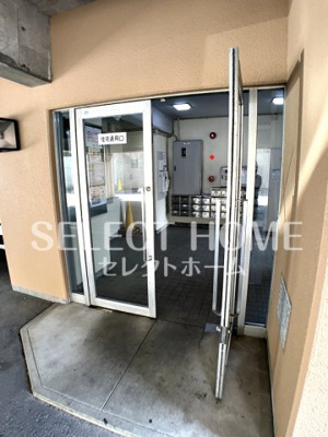 【エントランス】 | ステープル六供 | 清潔なエントランスです