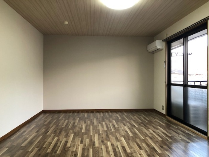 ハイカムール西本の内装