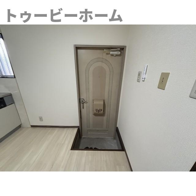 セントラル荒幡の玄関|収納もある玄関です