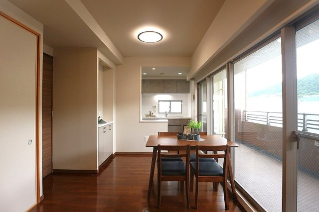 【居間・リビング】 | メゾンドール瓢箪山　上四条小学校区　近鉄瓢箪山駅