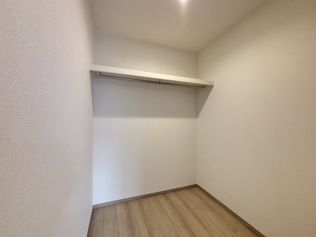 守山区川村町｜名古屋市の戸建ならホームアップの収納|ハンガーパイプ付き