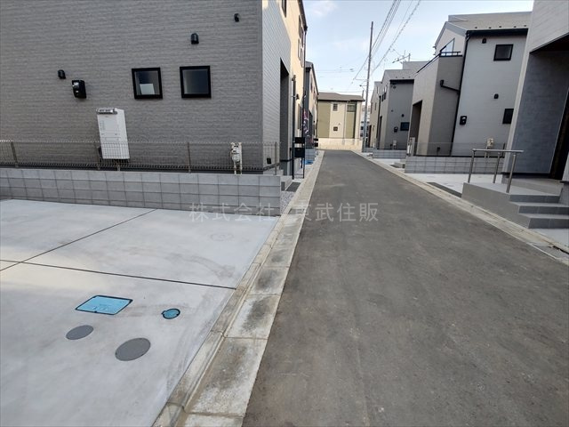 【前面道路含む現地写真】の画像