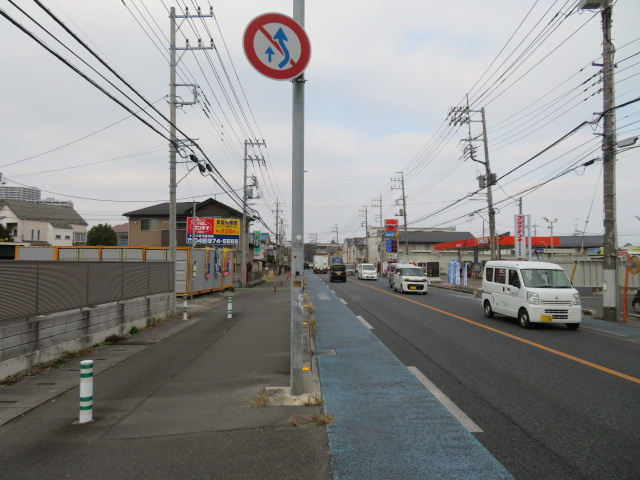 越谷市瓦曽根２丁目のビル