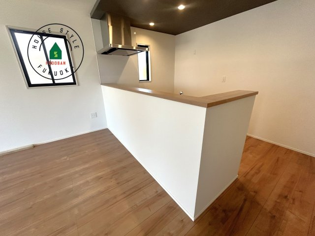 古賀市天神7丁目第5-2棟（2号棟）の内観：施工例|キッチンから立ち込める香りが今日の料理を期待させます。