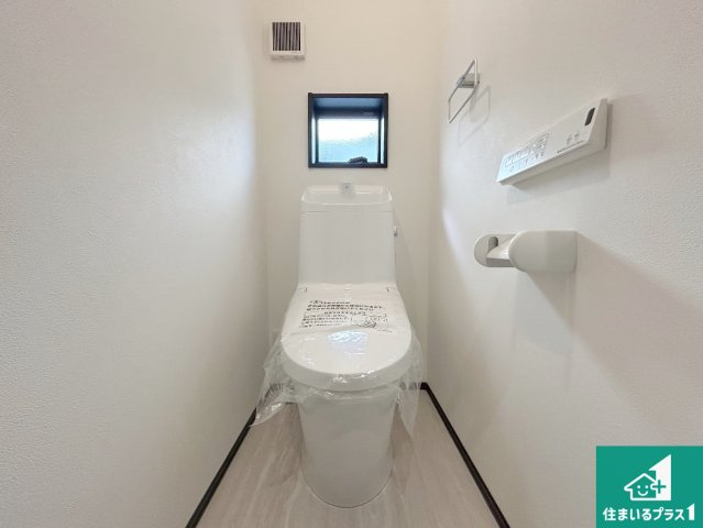 堺市南区茶山台　新築一戸建ての外観|周辺は落ち着いた街並みの住宅地！子育てがしやすい住環境です！まだ未完成ですが、現地でしかわからない事もございます。是非一度ご覧ください。