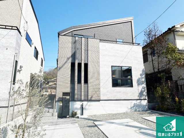 29(土)30(日)現地説明会！◆堺市南区茶山台　ラスト1邸！の外観|安心の10年保証！外観を美しく保ち、雨水で汚れを落とします！気になることがありましたら、お気軽にお問い合わせください！