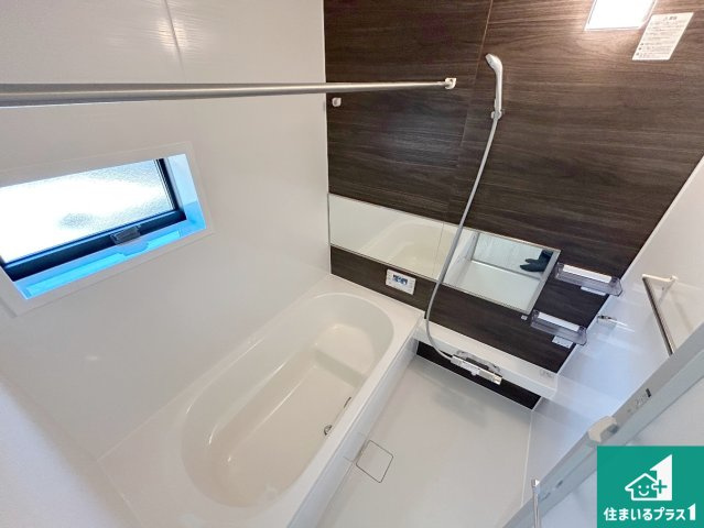 堺市南区茶山台　新築一戸建ての前面道路含む現地写真|周辺は落ち着いた街並みの住宅地！子育てがしやすい住環境です！まだ未完成ですが、現地でしかわからない事もございます。是非一度ご覧ください。