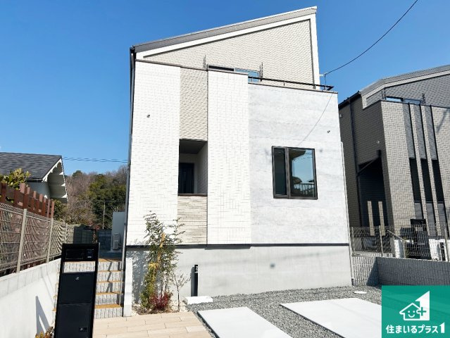 堺市南区茶山台　新築一戸建てのトイレ|シンプルなトイレは落ち着く空間！お手入れも簡単です！