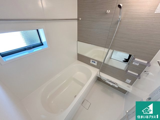 堺市南区茶山台　新築一戸建ての前面道路含む現地写真|周辺は落ち着いた街並みの住宅地！子育てがしやすい住環境です！まだ未完成ですが、現地でしかわからない事もございます。是非一度ご覧ください。