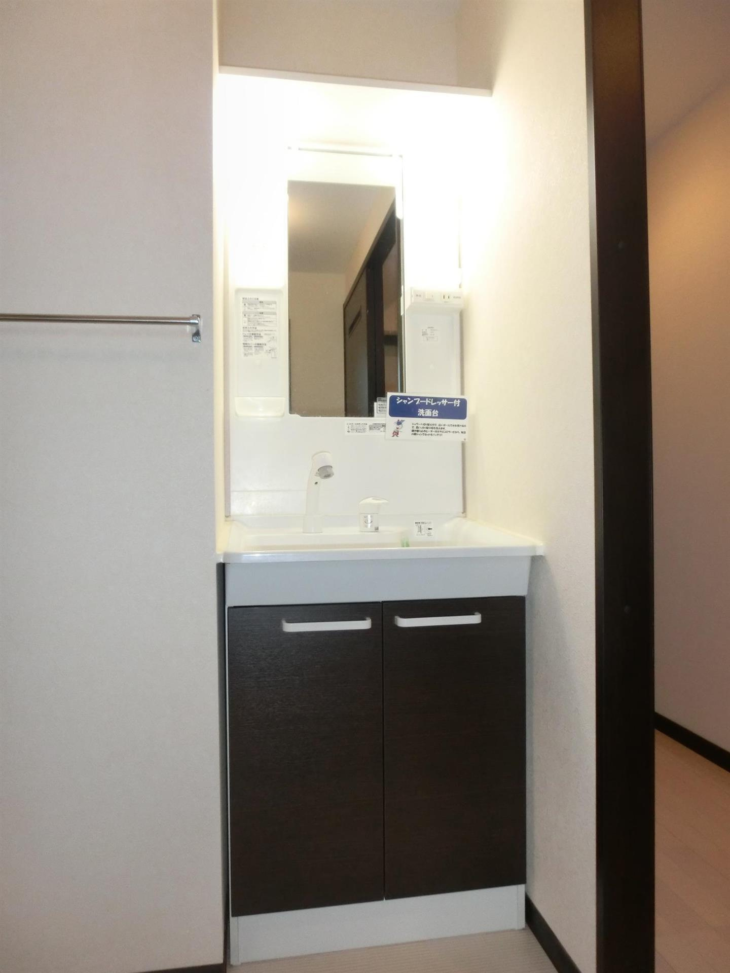 ヴィラ プレポールの洗面所|シャンプードレッサー洗面台