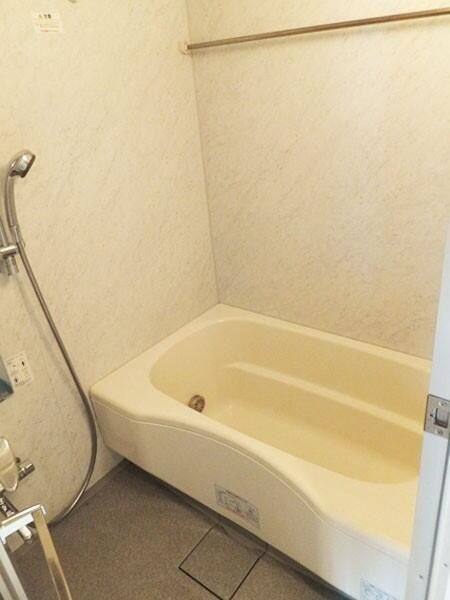 プライマル三軒茶屋の浴室