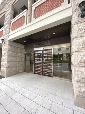 【エントランス】 | Luxe玉造Ⅲ　仲介手数料無料