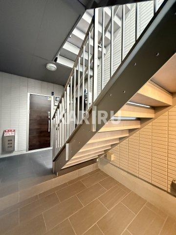 スペチアーレ巽中　B棟の玄関