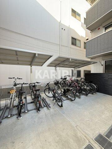 スペチアーレ巽中　B棟の玄関