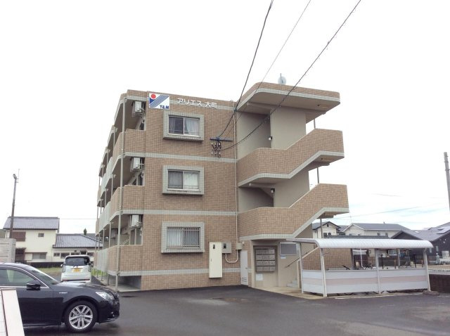 アリエス大町の外観