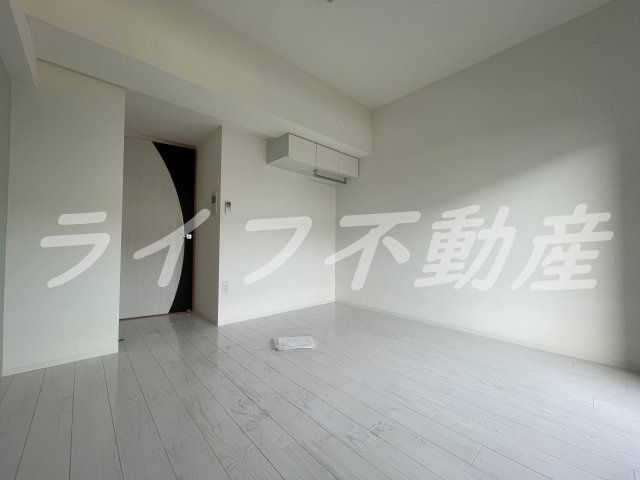 TLRレジデンス高井田の居間・リビング|ゆったりとしたリビングです