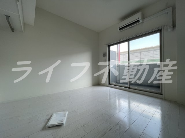 TLRレジデンス高井田の洋室|コンパクトで使いやすい洋室です