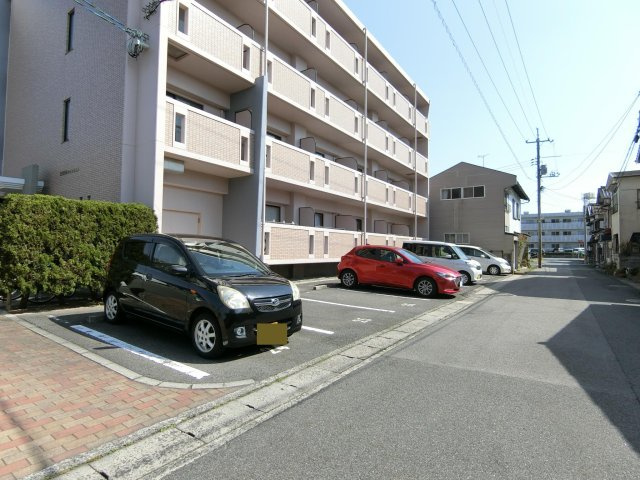 三記ぎおんの駐車場