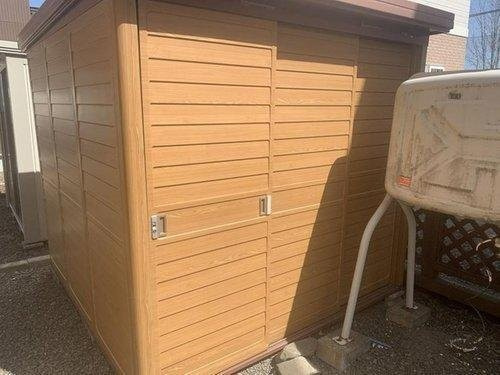 【釧路市昭和中央3丁目】広々70坪の敷地！収納充実の5LDKで快適な暮らしをデザイン♪の設備|タイヤや道具の収納に便利！大型物置付き