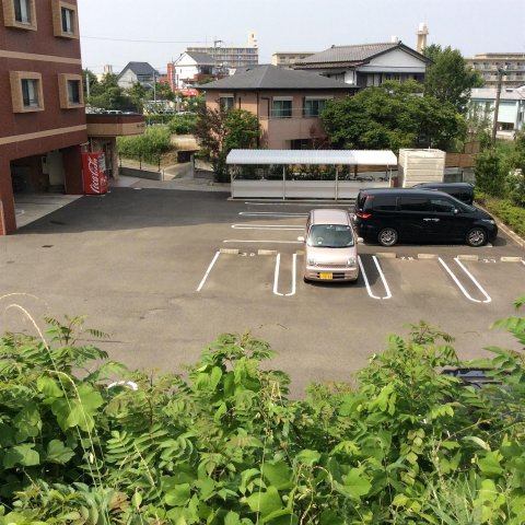 ハーベスト・アイの駐車場