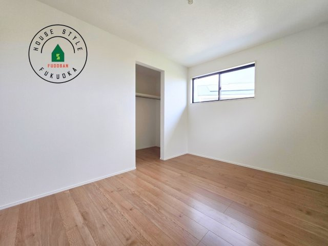 古賀市花見南3丁目第4-1棟（1号棟）の内観：施工例|落ち着いた色調の洋室です。