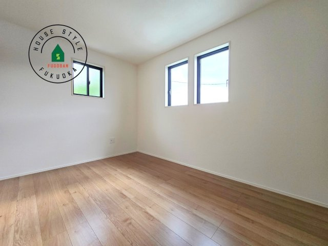 古賀市花見南3丁目第4-1棟（1号棟）の内観：施工例|柔らかい陽光が差し込む明るいお部屋を演出する設計。彩光の取れる窓が気持ちの良いお部屋を創り上げます。