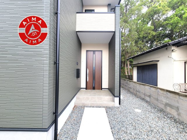 古賀市花見南3丁目第4-1棟（1号棟）の玄関|おでかけの時も帰った時も、「我が家」を最初に感じでもらえる素敵な空間に。