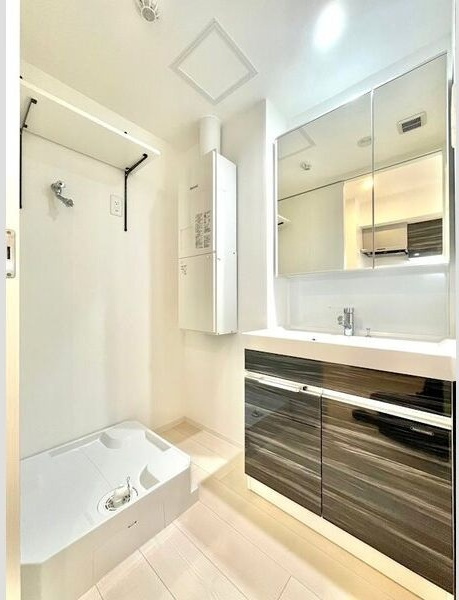 リーデンス名古屋駅西の洗面所