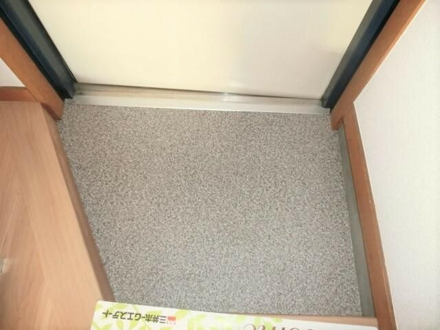 プライムホームズ１３２の玄関