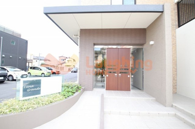 【エントランス】 | ルナグランデ | 清潔なエントランスです