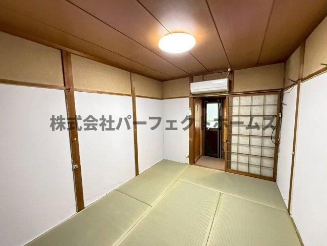 津田元町2丁目テラスハウス　賃貸の和室|い草の香りが落ち着く素敵な和室です