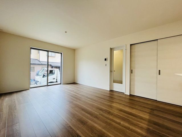 東海市富木島町北島16-2『仲介手数料無料』新築戸建ての前面道路含む現地写真