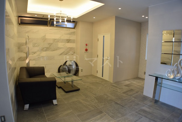 Gladio上町台のロビー