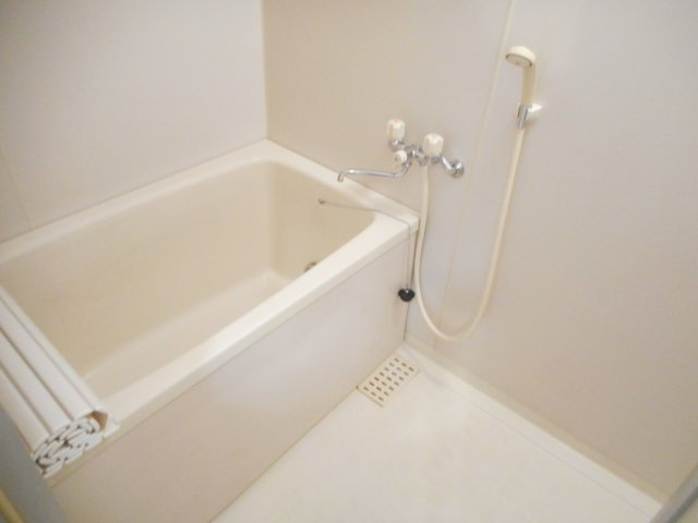 サンライフ南大塚Ａの浴室