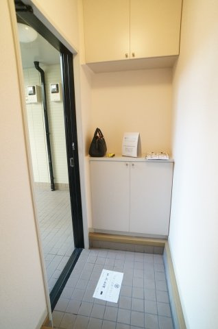 センターフィールド宝塚Ⅰの玄関