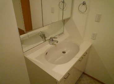 【独立洗面台】 | エーデル練馬 | 嬉しい独立洗面台付き。