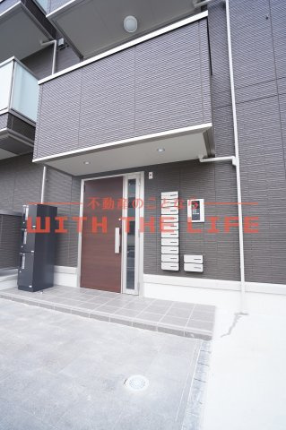 プレミエール御井【キャッシュバック対象物件】のエントランス|ゆとりのあるエントランスです